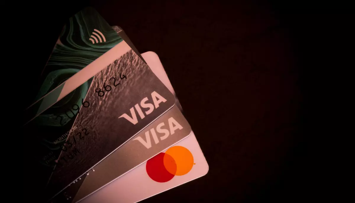 Visa face un pas important pe piața financiară din China. Compania primește aprobarea Beijingului pentru a procesa plăți interne cu cardul 