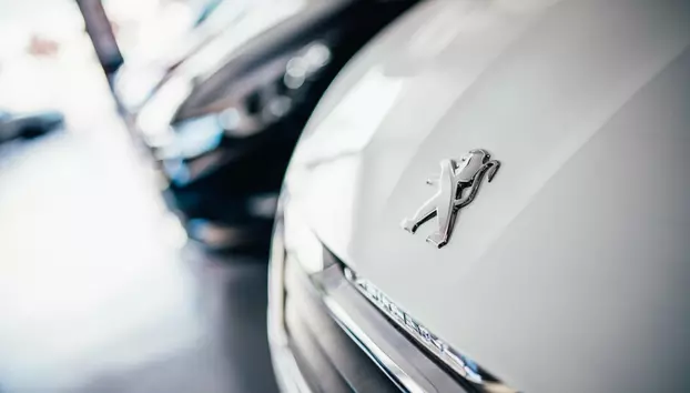 Povestea Peugeot: Cum s-a tranformat o afacere de familie cu fierăstraie și râșnițe într-un gigant al industriei auto mondiale