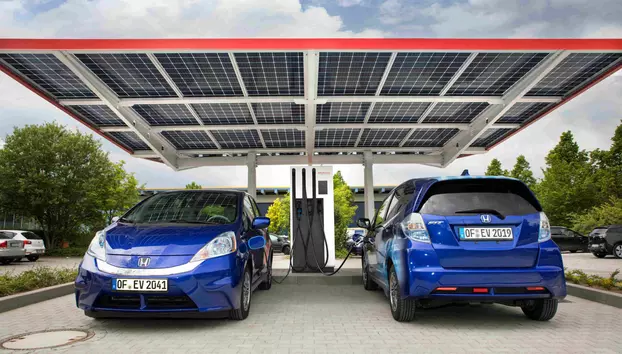 Înmatriculările de automobile noi full electrice au crescut cu peste 35% în primele patru luni. Care au fost cele mai cumpărate mărci