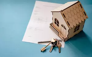 Creșterea dobânzilor pune presiune pe milioane de familii din Spania. 60% dintre credite au dobândă variabilă, iar ratele cresc rapid