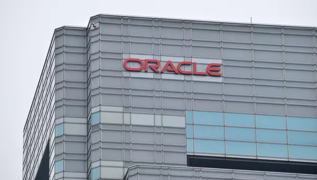 Oracle ar putea plăti o garanție de 7 miliarde de dolari pentru un centru de date. Proiectul AI se lovește de noi obstacole