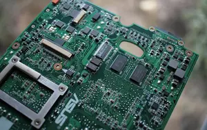 IBM a prezentat o nouă tehnologie pentru viitoarele cipuri. Arhitectura nanostack ar putea crește performanța cu până la 50%