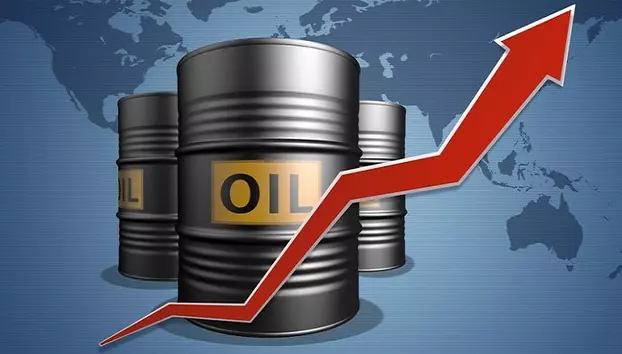 Petrolul trece din nou de 111 dolari. Situația strâmtorii Hormuz a rămas incertă