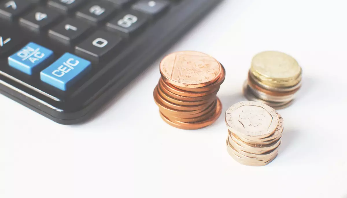 Salariul mediu net scade sub 5.900 lei. Cum s-a diminuat puterea de cumpărare a românilor