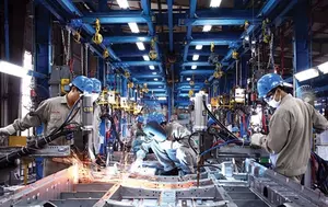 Numărul comenzilor noi din industria prelucrătoare a scăzut cu 6,9% în iulie. Bunurile de uz curent au avut cel mai mare recul 