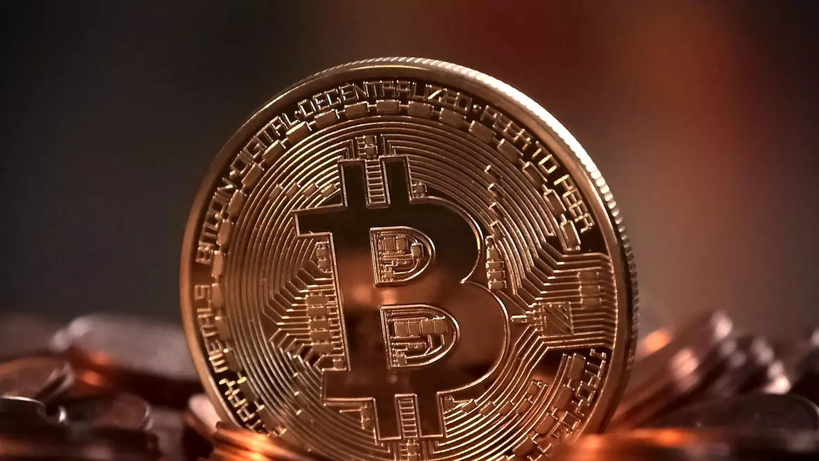 Inteligența artificială atrage marile companii de minare a Bitcoin. Un contract cu Anthropic valorează 9 miliarde de dolari