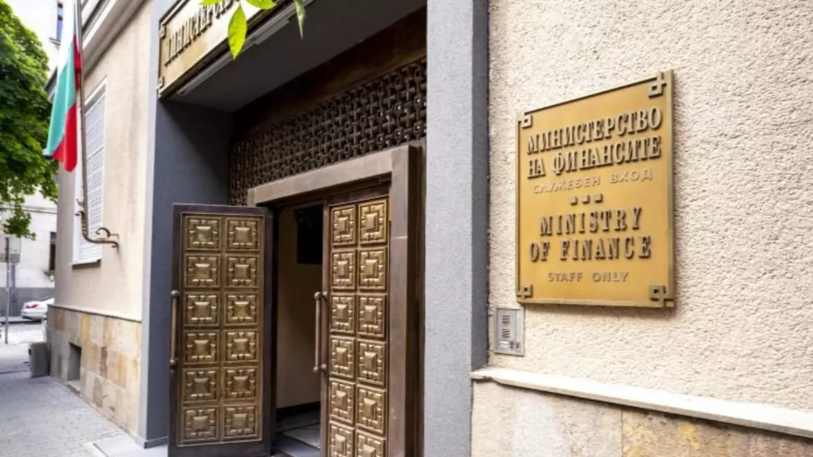 Bulgaria riscă procedura de deficit excesiv, după doar câteva luni în zona euro. Deficitul pune presiune pe noul membru al uniunii monetare