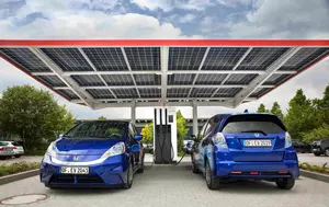 Vehiculele electrice contribuie la stabilizarea rețelelor. Mașinile pot retrimite energie în sistem