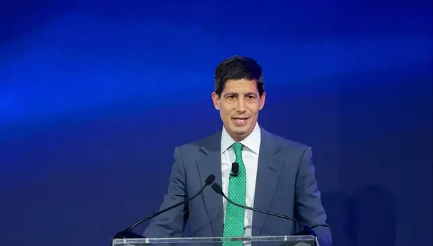 Care sunt principalele anunțuri făcute de președintele Fed. Kevin Warsh accentuează avertismentul privind inflația și o posibilă majorare a dobânzilor