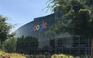 Alphabet depășește estimările de venituri în T2. Investițiile pentru AI urcă la 205 miliarde de dolari