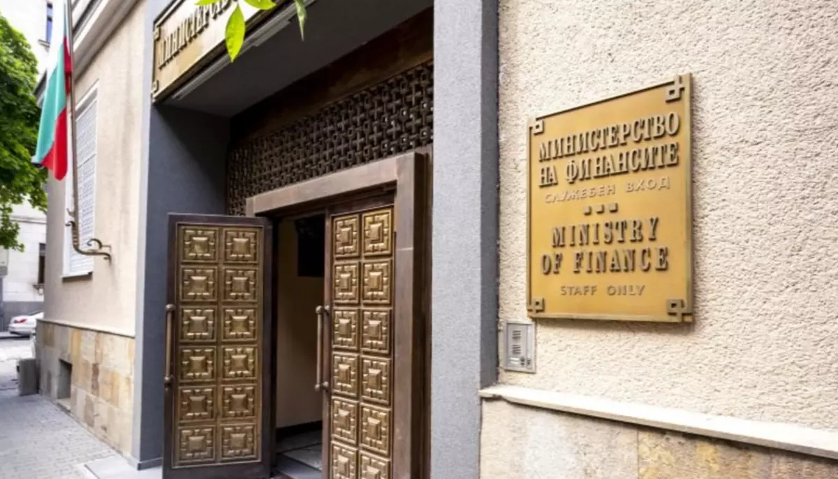Bulgaria riscă procedura de deficit excesiv, după doar câteva luni în zona euro. Deficitul pune presiune pe noul membru al uniunii monetare