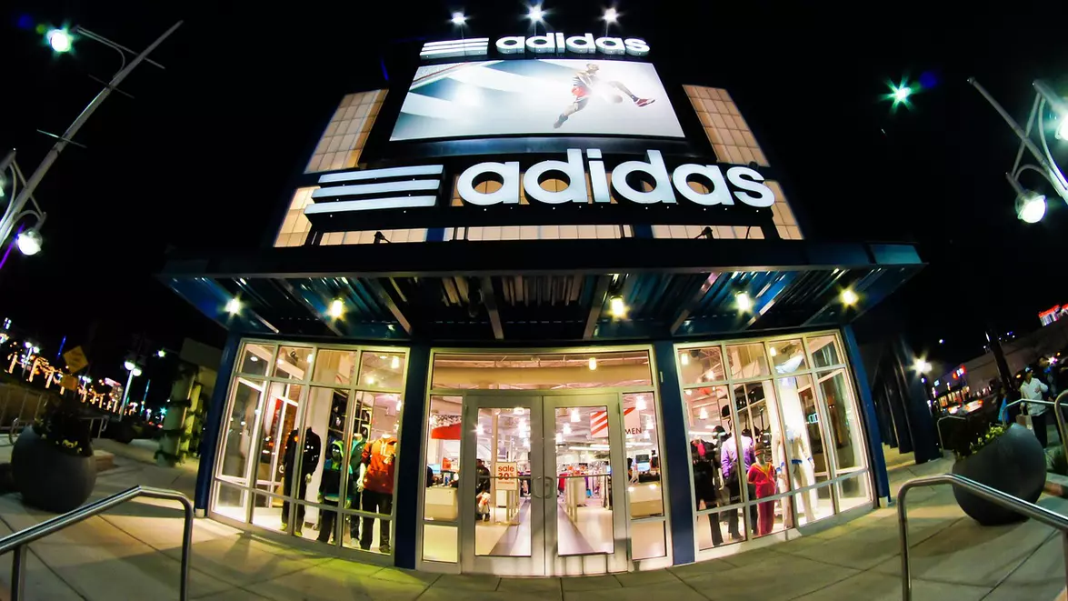 Acțiunile Adidas scad cu 17%. Campania pentru Cupa Mondială a crescut cheltuielile de marketing cu 30%