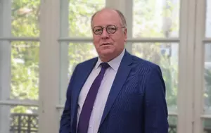 Căderea Guvernului Bolojan pune presiune pe economie. Bruno Ștefan: „Într-o criză, banii se ascund”
