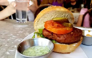 Carnea vegetală, o industrie de 30 de miliarde de dolari intrată în declin. Ce urmează după burgerii vegani