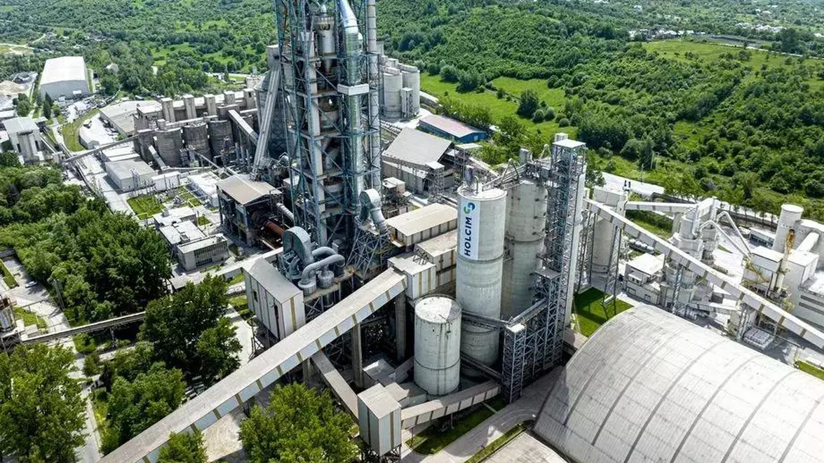 Premieră românească în Europa de Est. Holcim lansează un proiect de captare a carbonului la Câmpulung