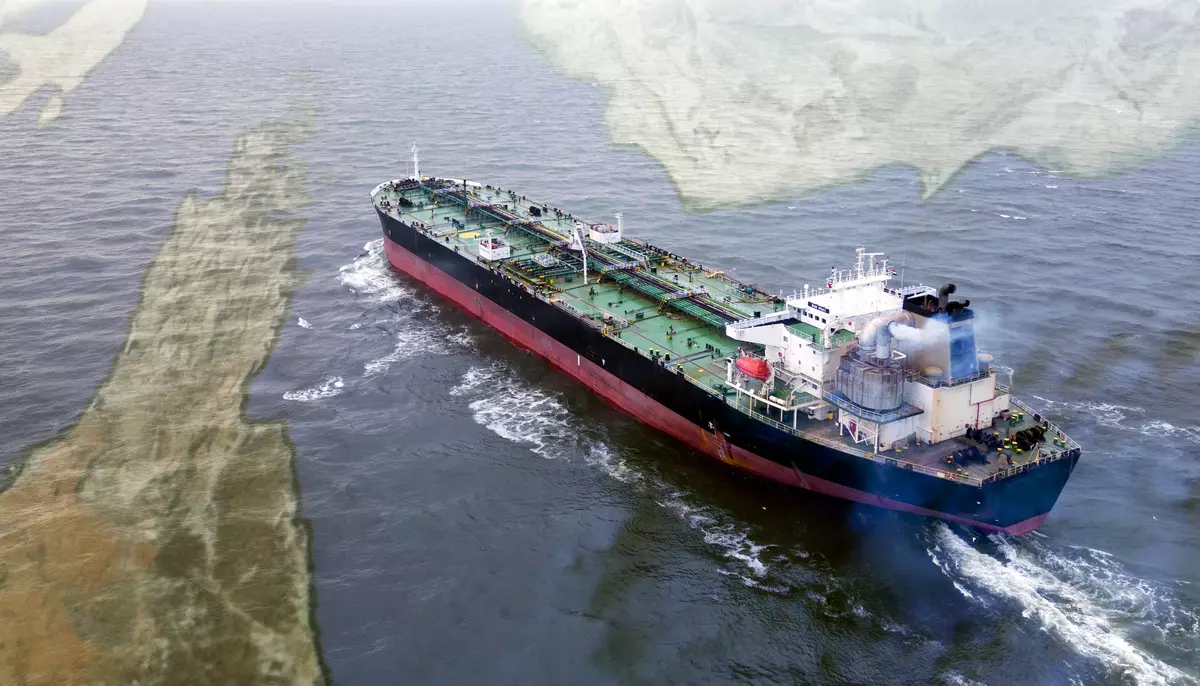 Petrolul se scumpește după noi atacuri americane asupra Iranului. Analiștii avertizează că barilul ar putea ajunge din nou la 100 de dolari