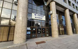 Când plătește o firmă taxele pentru un PFA recalificat de ANAF