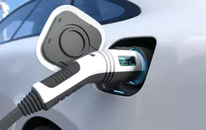 Producătorii auto din UE și Marea Britanie avertizează asupra unor taxe suplimentare din 2027. Producția europeană de baterii rămâne mult sub așteptări