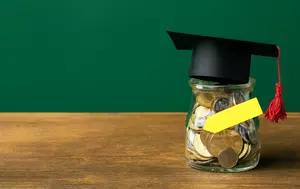 Cât ne costă exodul forței de muncă. România plătește 100.000 de lei pentru formarea unui medic, dar nu reușește să construiască o economie care să-i păstreze