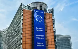 Comisia Europeană a semnat acordul de împrumut SAFE cu România. Vom primi 16,68 miliarde euro pentru apărare și infrastructură strategică