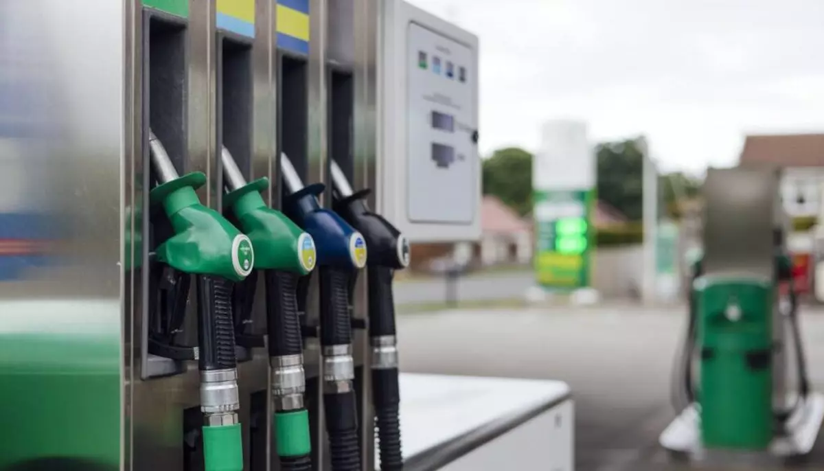 Carburanții, factori de influență direct asupra bugetului de stat. Taxele si accizele sunt aproape 70% din prețul final