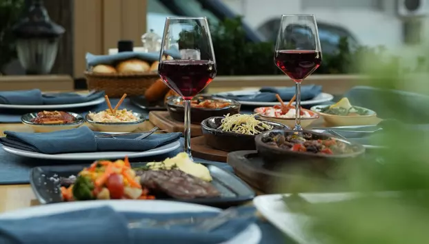 HoReCa cere 10 măsuri viitorului Guvern. FPIOR estimează 25.000 de joburi noi în doi ani