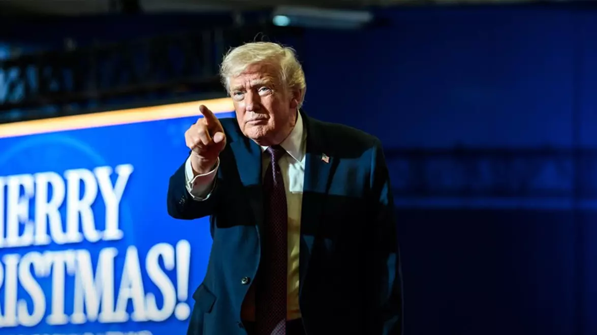 Donald Trump intensifică presiunile asupra șefului Rezervei Federale înaintea unei decizii esențiale. Piețele financiare văd tot mai probabilă o majorare a dobânzilor în SUA 