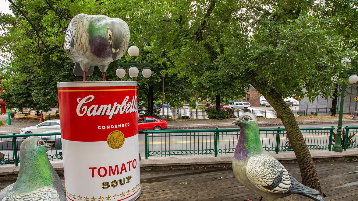 Povestea Campbell: Cum a devenit supa condensată un simbol al industriei alimentare americane și al artei pop