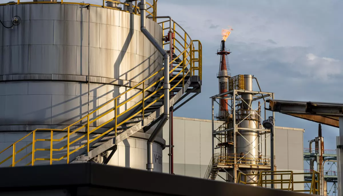 Guvernul prelungește obligația operatorilor de a menține stocurile petroliere. Rezervele de stat rămân deocamdată doar pe hârtie