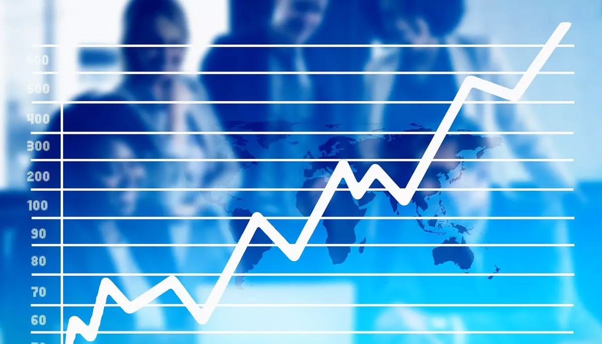 Economia dă semne de stabilizare, dar prețurile continuă să urce. Ce prevăd managerii pentru următoarele luni