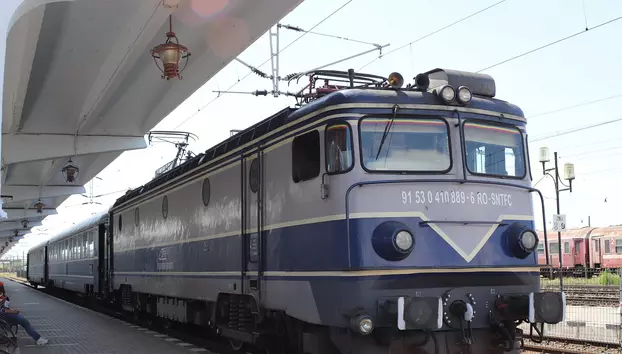 Cumpărăm trenuri noi, dar tot mai puțini români aleg să călătorească pe calea ferată. Numărul pasagerilor a scăzut cu 1,4 milioane în trei luni