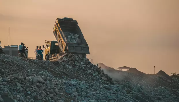Reciclăm prea puțin și depozităm prea multe deșeuri. România plătește penalități de 17.400 de euro/zi pentru nerespectarea normelor UE
