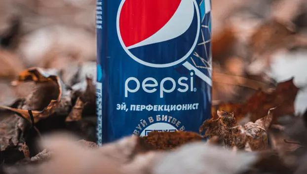 Povestea Pepsi: Cum a devenit un sirop digestiv preparat într-o farmacie un simbol al industriei răcoritoarelor