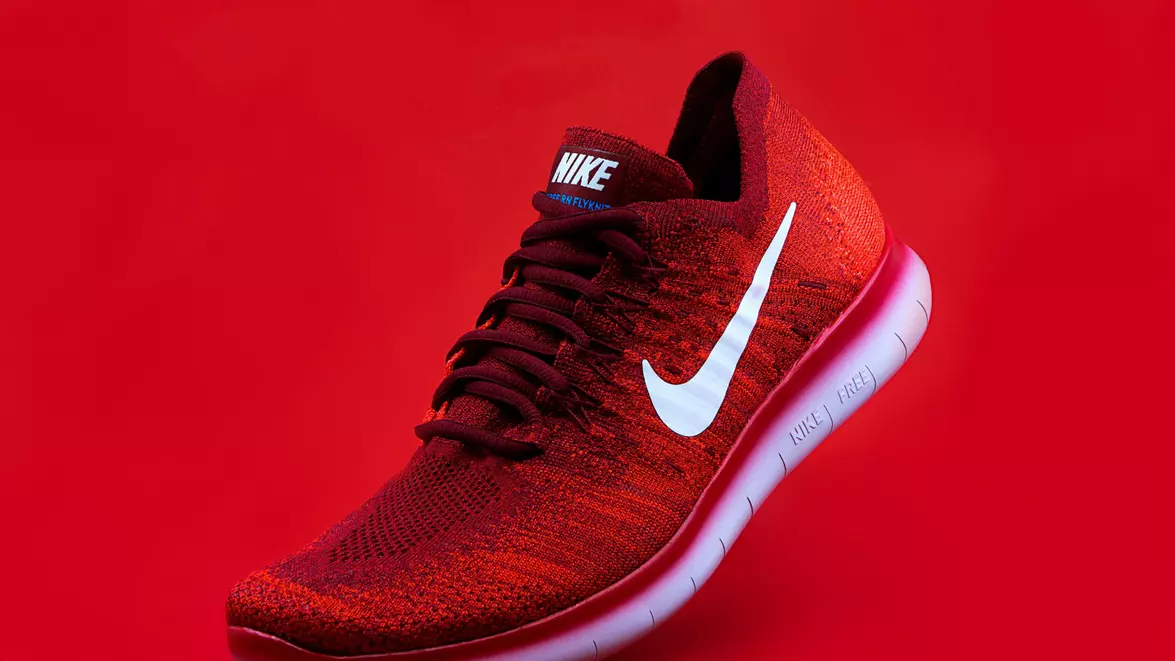 Nike pierde supremația pe piața pantofilor sport din China. Vânzările au scăzut cu 30%, iar mărcile locale câștigă teren