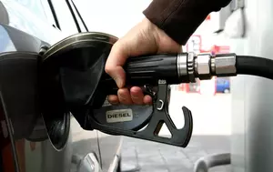Încă o scumpire a carburanților, azi. În marile rețele, motorina ajunge la 9,98 lei pe litru, iar benzina trece de 9,10 lei