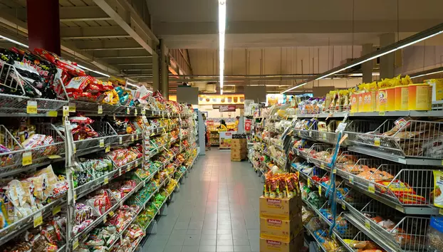 Consumatorii europeni se tem de noi scumpiri. Efectele războiului din Iran le reduc încrederea în economie 
