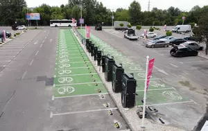 Parcarea rămâne gratuită. Șoferii de mașini electrice mai sunt scutiți de plată până în 2027