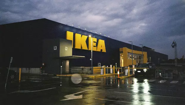 Povestea IKEA a început cu vânzarea de pixuri și ceasuri. Afacerea suedeză a schimbat modul în care oamenii cumpără mobilă