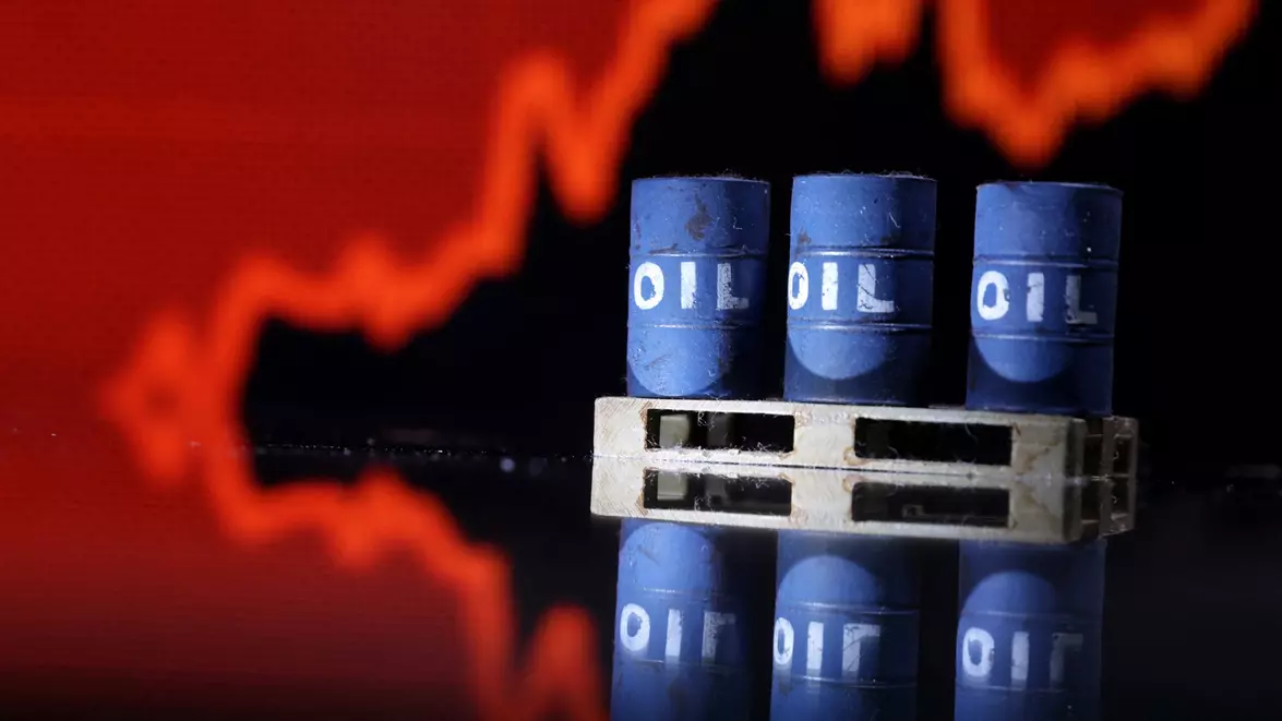Creșterea prețului petrolului reaprinde incertitudinea în economia mondială. Bursele și investitorii devin tot mai prudenți.