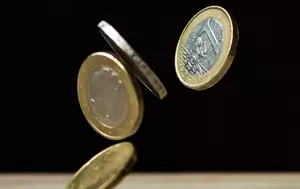 Locomotiva UE și vagonul România. Efectul economic periculos al lipsei de alternativă deghizată în virtute