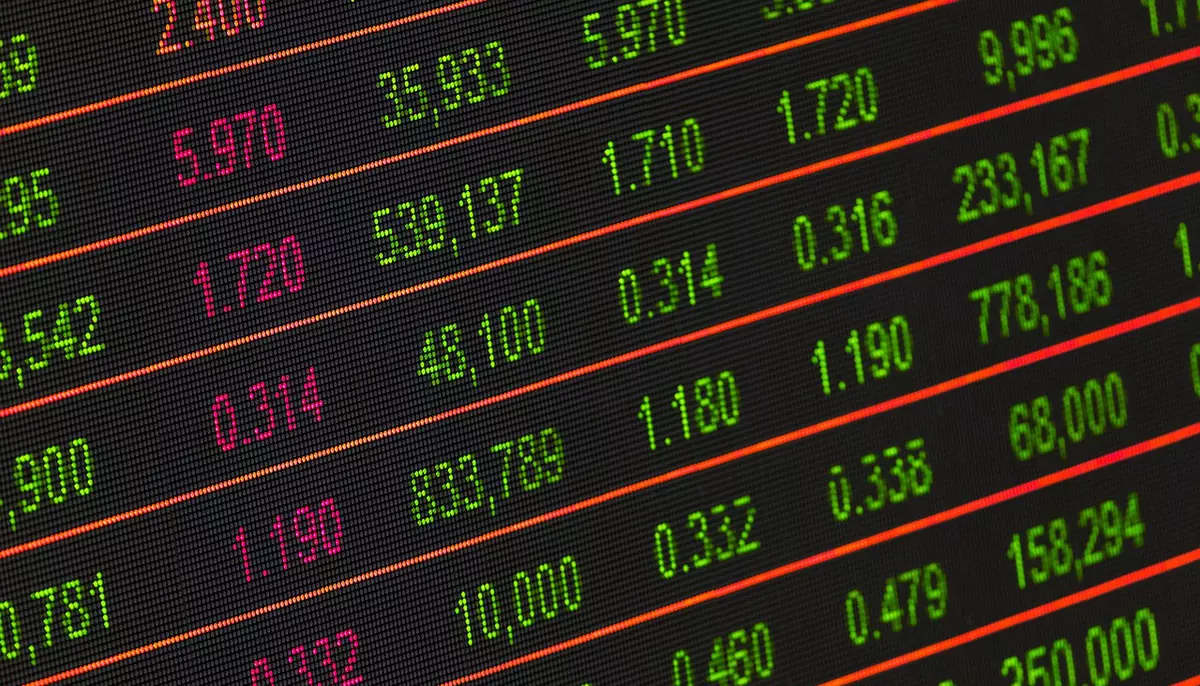 Capitalizarea BVB a scăzut cu 4,74 miliarde de lei în aceaastă săptămână. Indicele BET a închis sub pragul de 34.500 de puncte