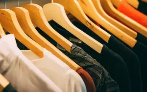 Ce obligații fiscale ai când vinzi bunuri second-hand? Nu toate tranzacțiile sunt impozabile
