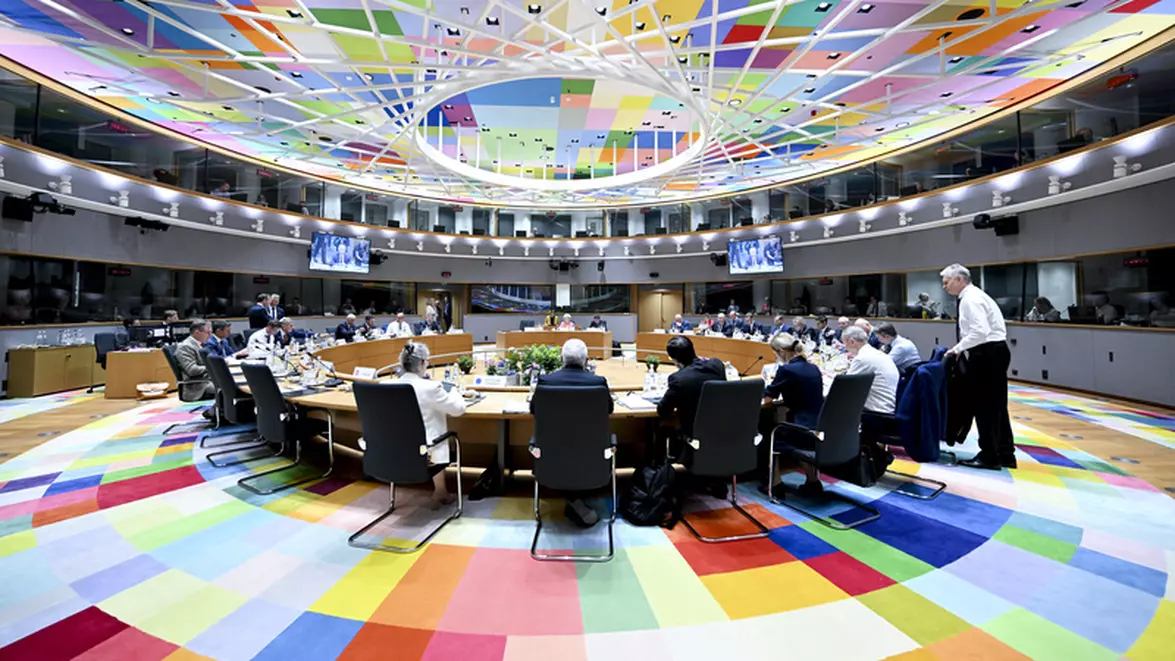 Bugetul UE de 2.000 miliarde euro intră în bătălie politică. România apără fondurile de coeziune și agricultura