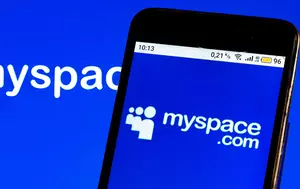 MySpace încearcă să revină după 20 de ani de moarte clinică. Noutatea: social media în care nu algoritmul decide ce vezi