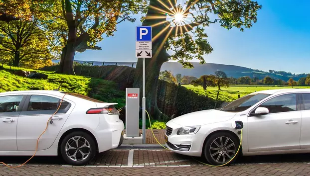 Mașină electrică, hibridă sau pe benzină? Trei modele cu prețuri similare au parcurs peste 1.100 de kilometri