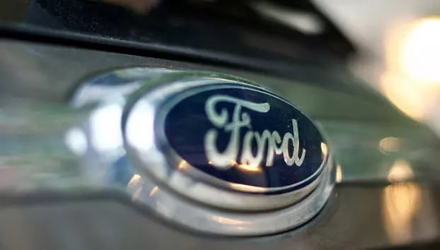 Micron și Ford semnează un acord pentru cipuri auto. Memoria DRAM devine importantă pentru vehiculele noi