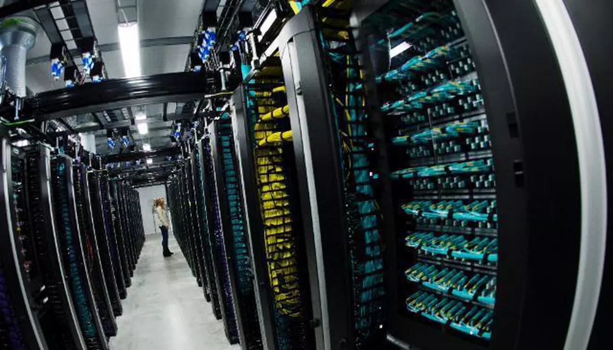 UE vrea mai mult control asupra infrastructurii digitale. Amazon, Microsoft și Google ar putea pierde accesul la licitații strategice