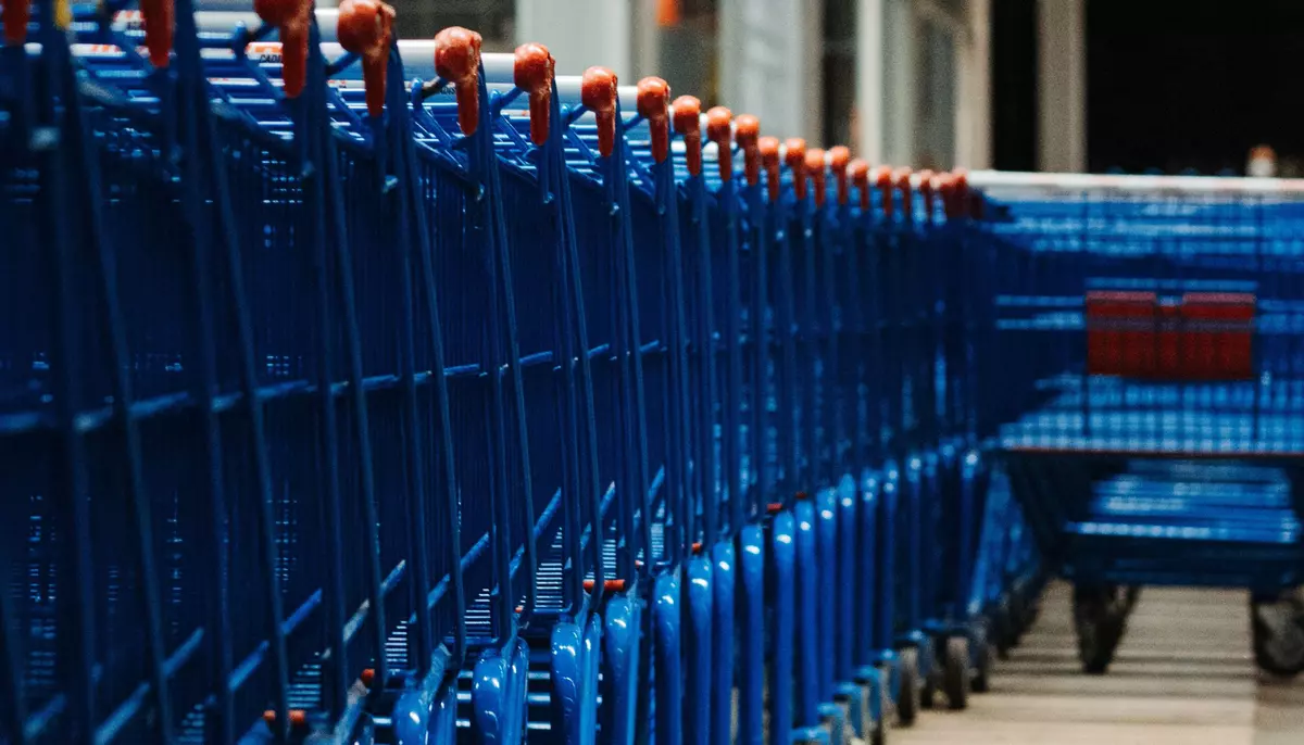 Frații Pavăl trebuie să câștige încrederea și la raftul de legume. Care sunt principalele provocări cu care se vor confrunta după preluarea de 823 milioane euro a Carrefour România