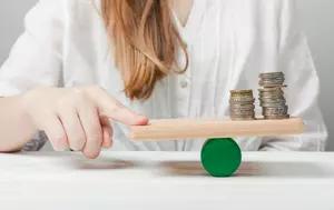 Creșteri salariale în martie 2026. IT-ul și industria tutunului rămân în top, însă salariile reale continuă să scadă