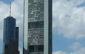 Commerzbank concediază 3.000 de angajați. Disputa cu UniCredit se intensifică în sectorul bancar 